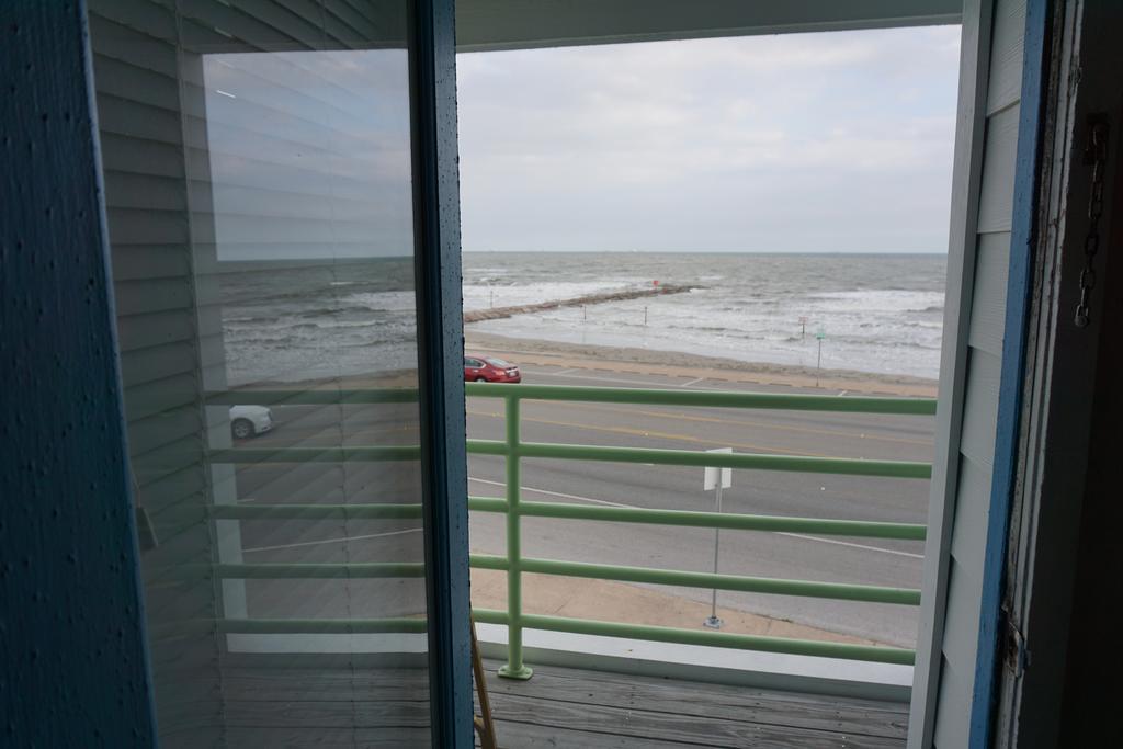 Four Seasons On The Gulf